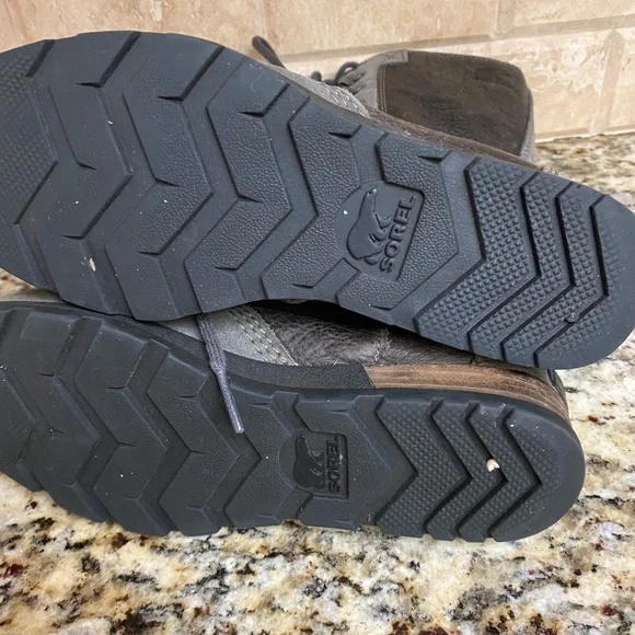 SOREL boots - Picture 4 of 6